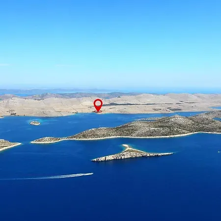 Seaside 'little White Port' Kornati